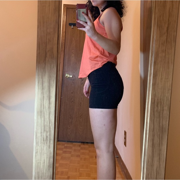 SALMON-COLORED WORKOUT TANK TOP - Picture 3 of 6